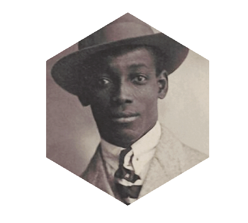 Foto's in een diamantvorm van achtereenvolgens: Anton de Kom, Edgar Davids, Cornelis van Heukelom, Gloria Wekker, One-Tété Lohkay, Jan Pieterszoon Coen, Typhoon, Sylvana Simons, Willem-Alexander van Oranje Nassau en Marja Duin.